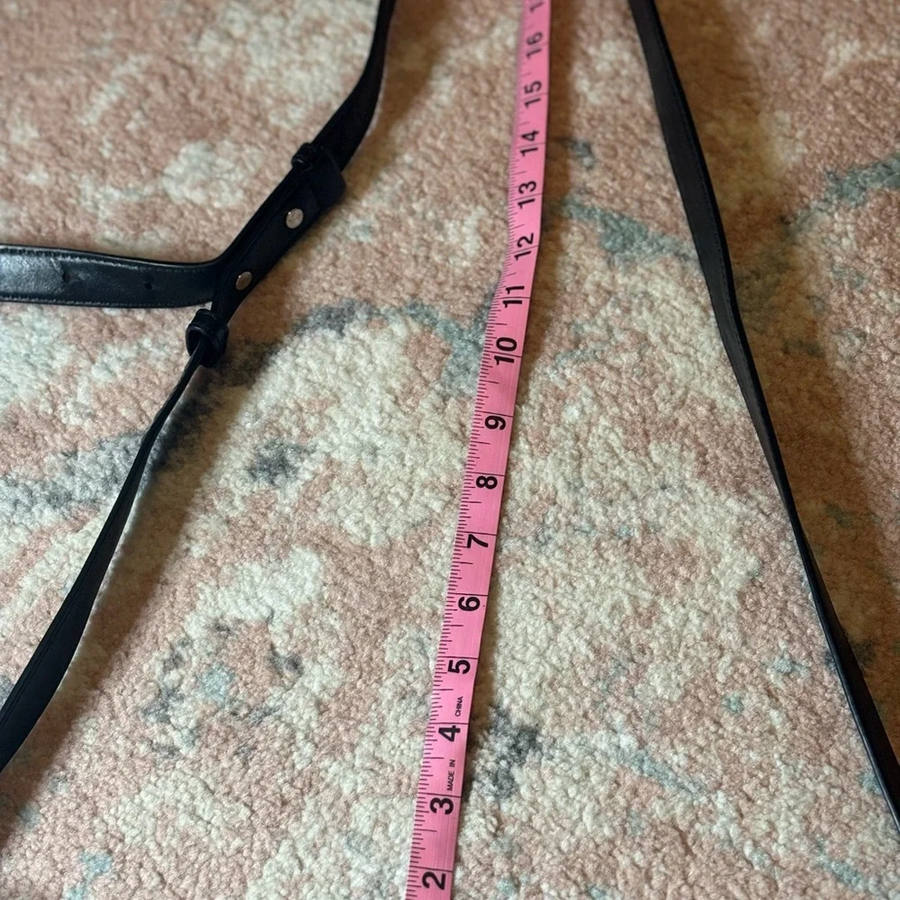 Michael Kors Piper leather messenger bag, medium - Picture 10 of 10